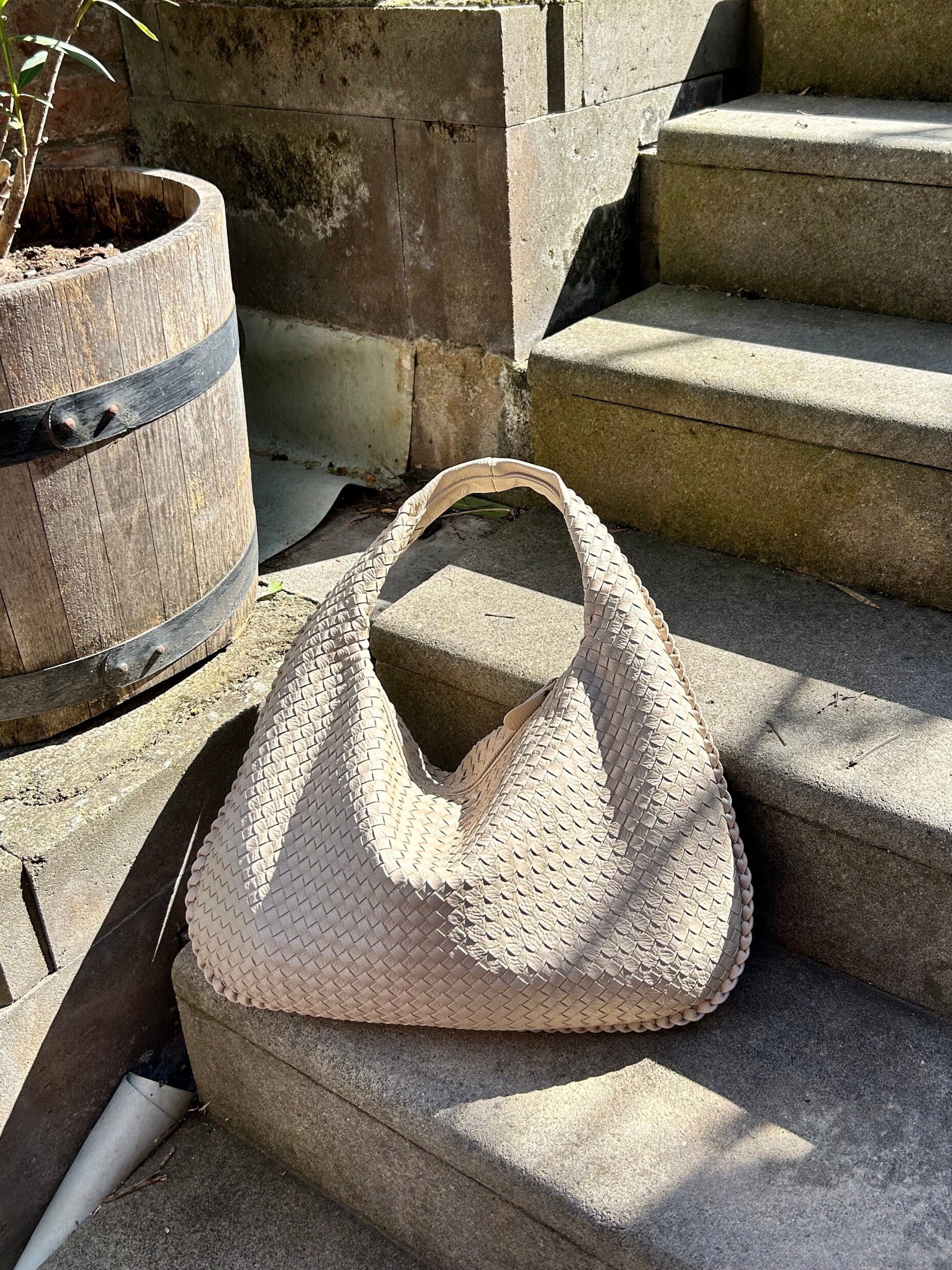 Oliva Tote Bag ©