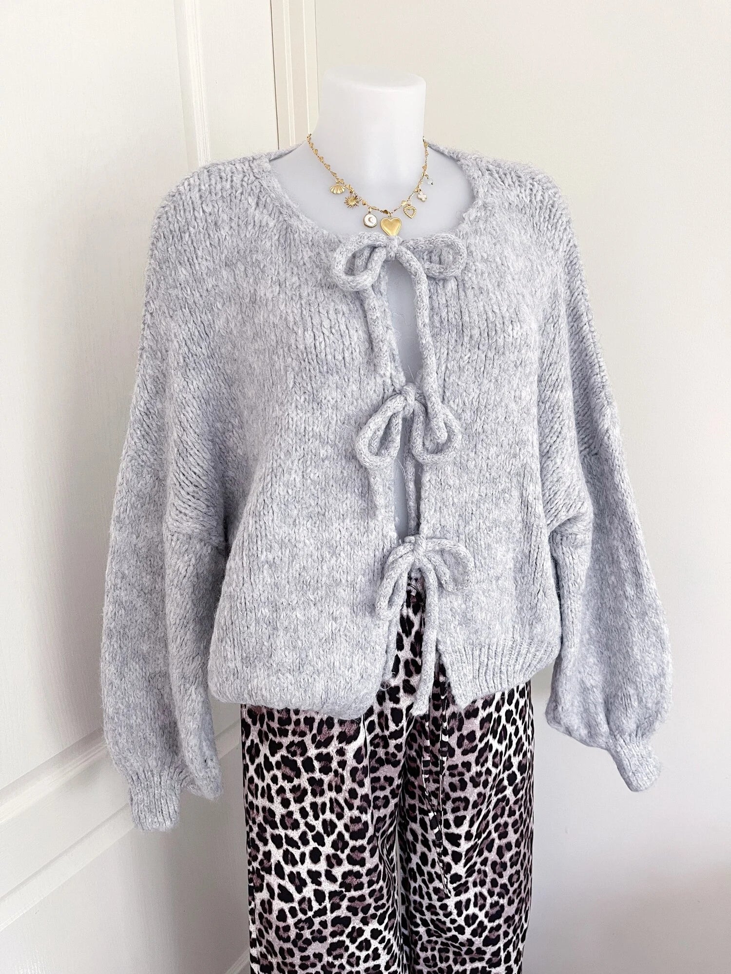 Bow Knit Sweater / Grey